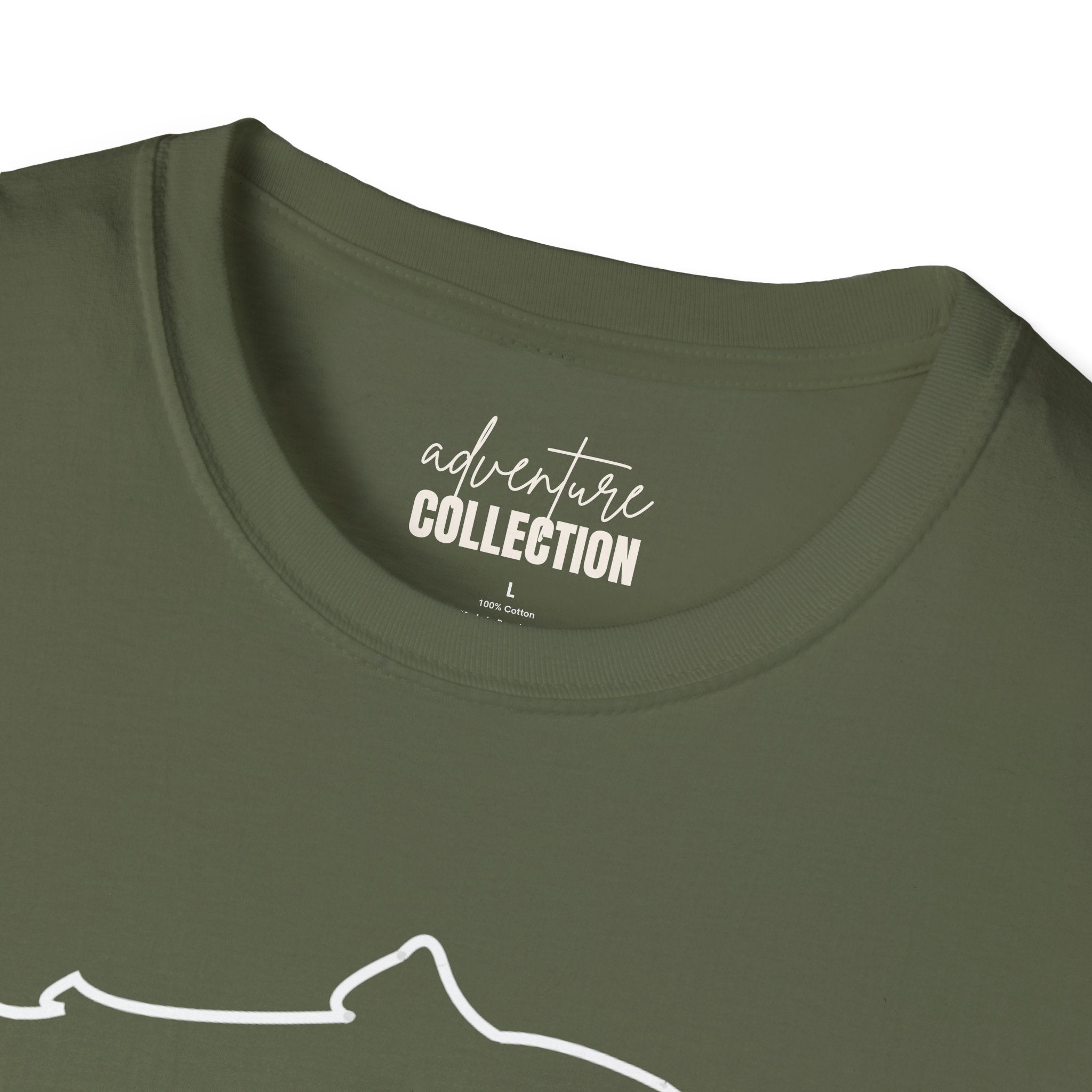 Fish "Adventure Awaits" - T-Shirt