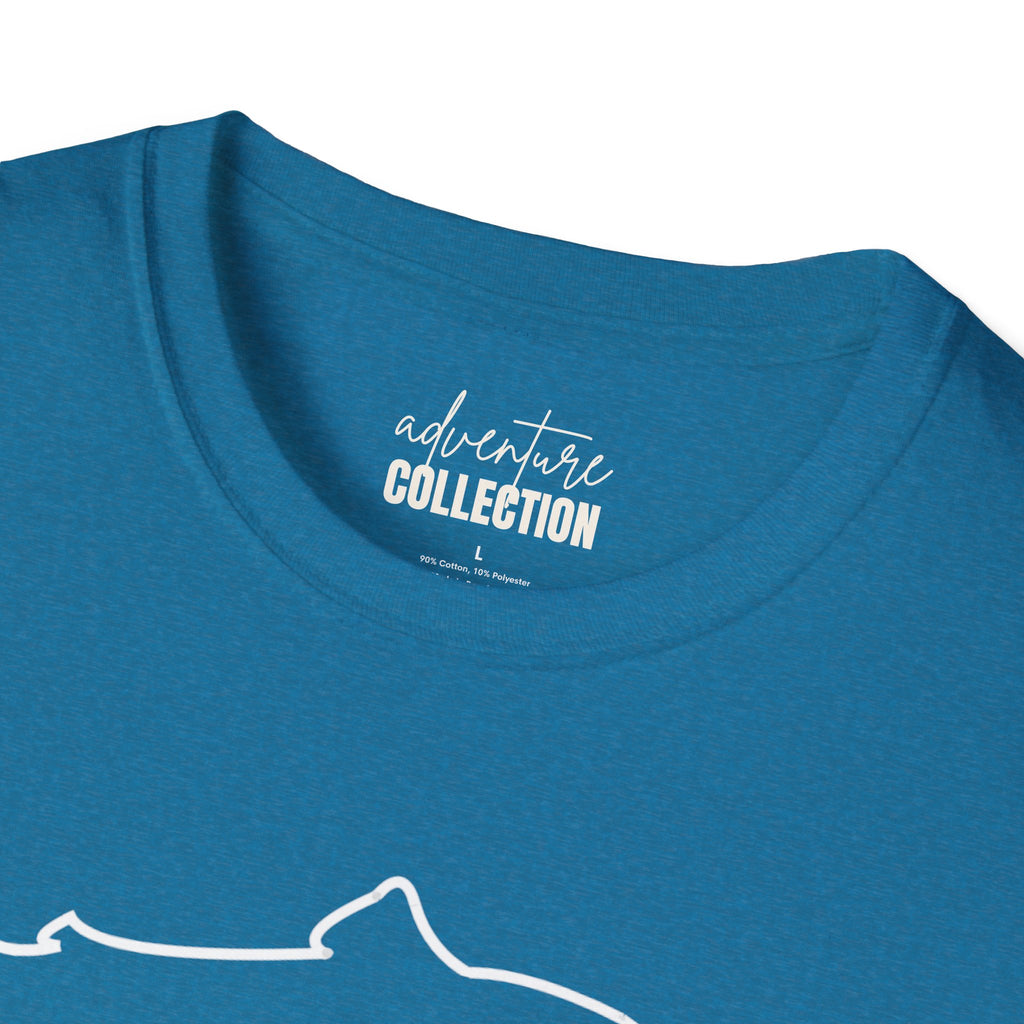 Fish "Adventure Awaits" - T-Shirt